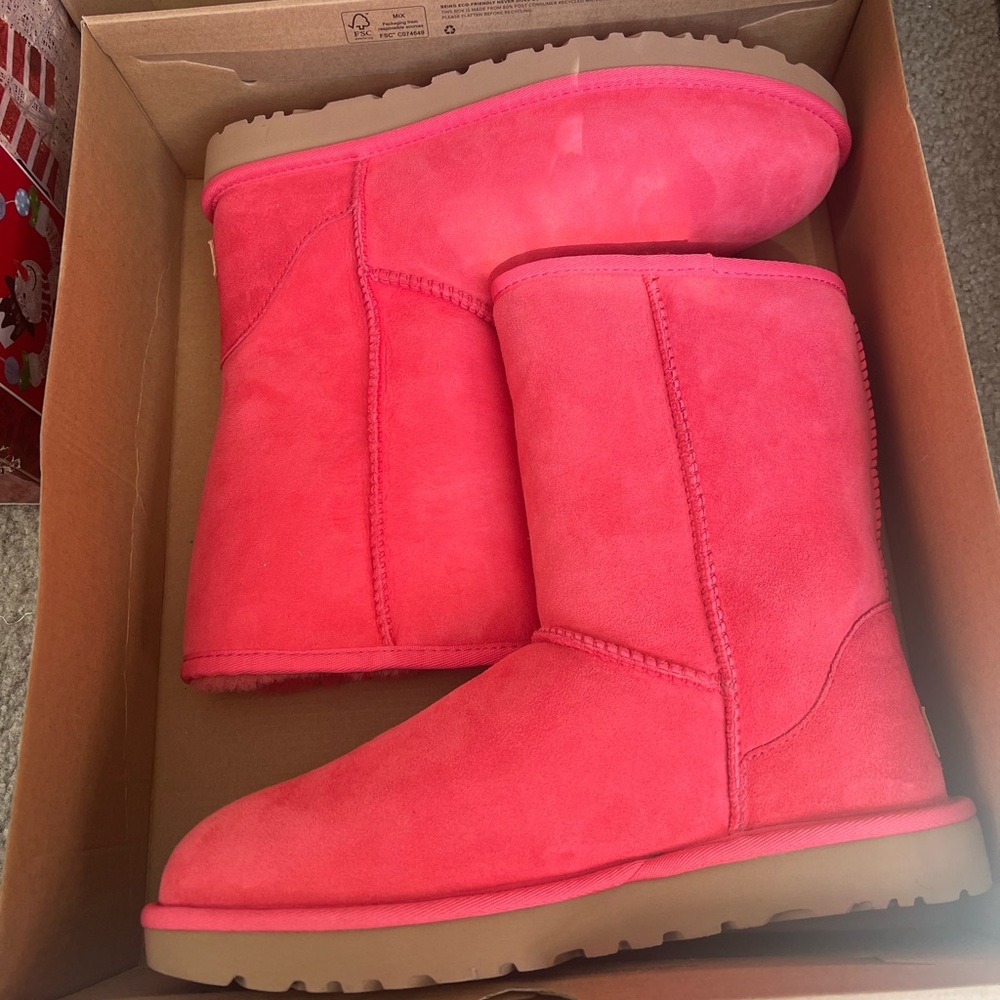 Classic Short II UGG- Brand New- Pink- Size 11